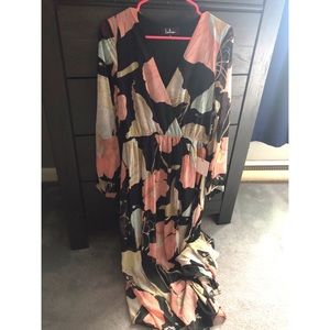 NWT black floral print Lulus dress